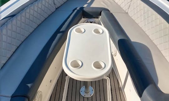 33ft luxury speedboat with bathroom and professional crew - Island hopping in style