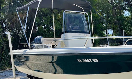 Hydrasports 18 ft, great for sand bar and perfect for fishing!!!