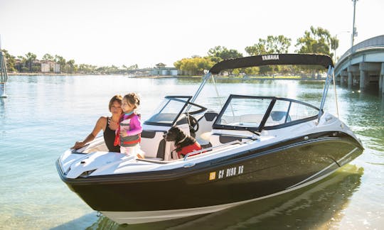 Safe, Reliable, Outdoor, Boating Fun in Long Beach on a 2019 21ft Yamaha