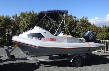 Hire a MAC 420 Fisherman boat in Auckland, Half Moon Bay