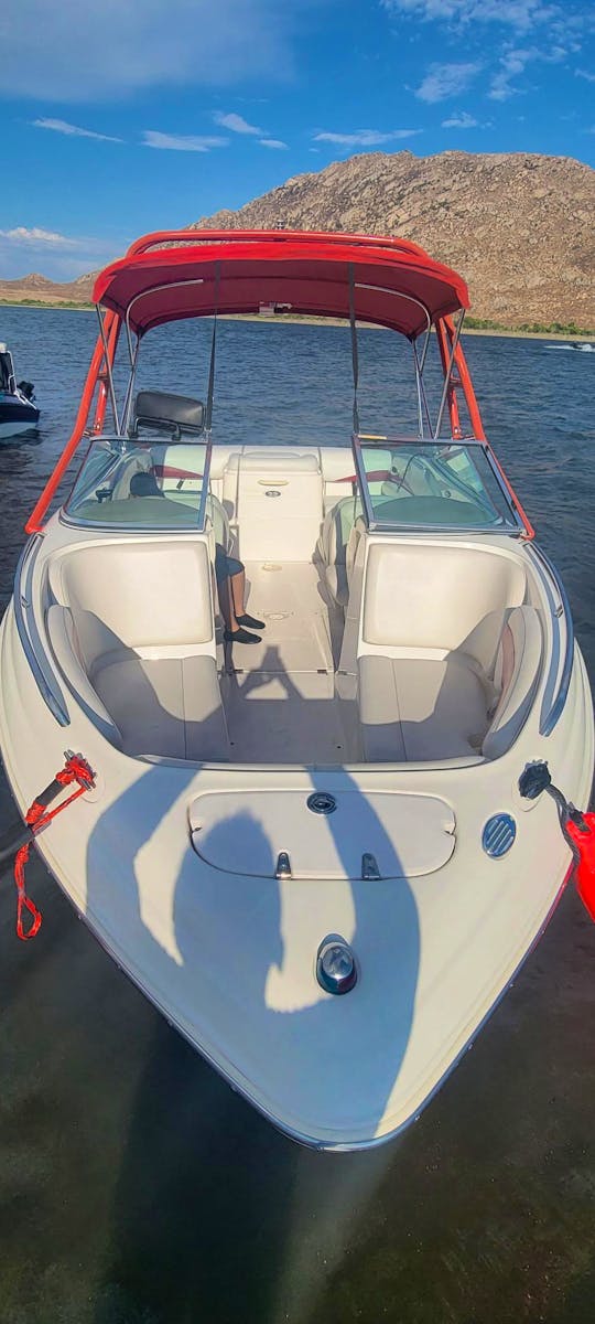 210 SS Chaparral 21ft for Daily or Weekly Rental on the Lake!