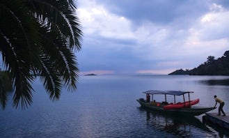 23' Motor Boat Tour lake Kivu in Gisenyi