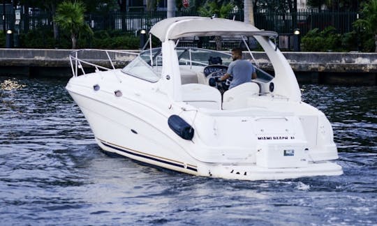 Luxury 31' Sea Ray Sundancer Motor Yacht for 8 People in Miami, Florida!