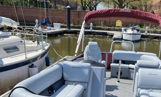 Come Enjoy Our Brand New 24ft Bentley Pontoon (Ruby)
