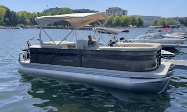 Barco de festa Crest Pontoon de 22 pés na área de Seattle e lagos circundantes