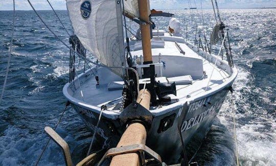 Private Schooner in NY