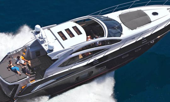 Yate de lujo Sunseeker 62 Predator en Cancún, 4 horas de alquiler