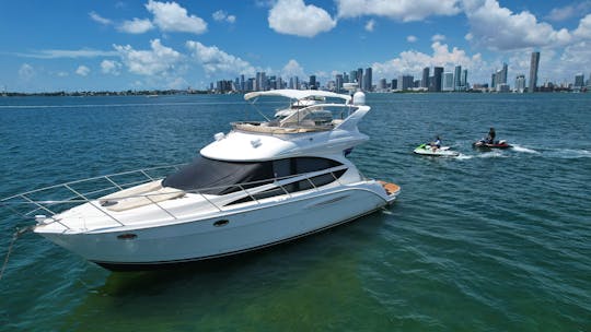 Miami: 45 ft Meridian Yacht