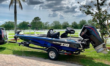 Bateau à basse Nitro Z18 175 CV dans le lac Tarpon