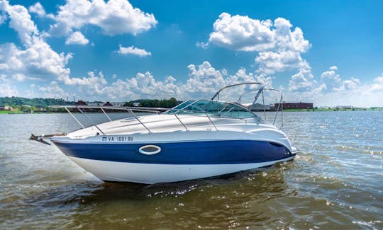 Maxum 2500 SCR Powerboat for 7 people in Washington, District of Columbia