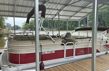 Bennington Tritoon for Rent with Captain on Lake Norman!