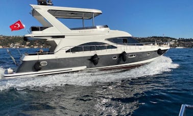 Yacht à moteur Flybridge spectaculaire à louer à Istanbul