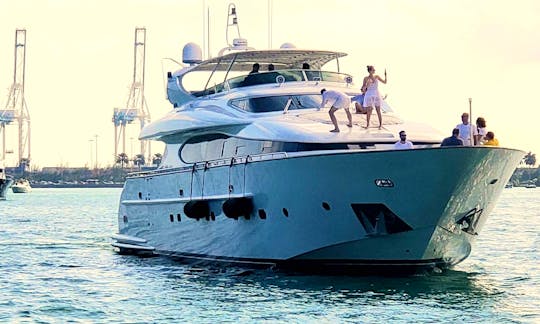 Rent a Luxury Yachting Experience! 103' Maiora
