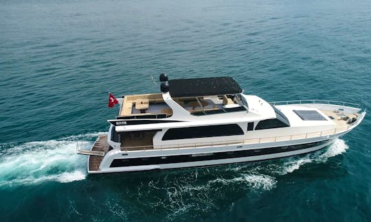 Experience Luxury Yachting in Muğla with 10 people motor yacht!