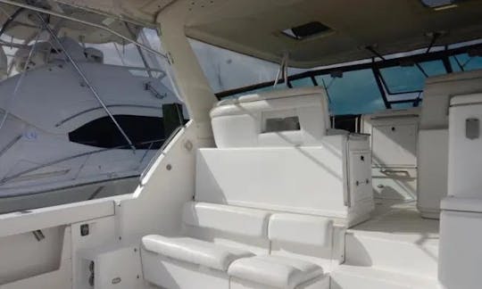 Increíble yate a motor Tiara de 42 pies para alquilar en Punta Cana