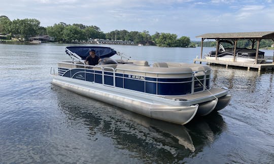 26’ Bennington Tritoon