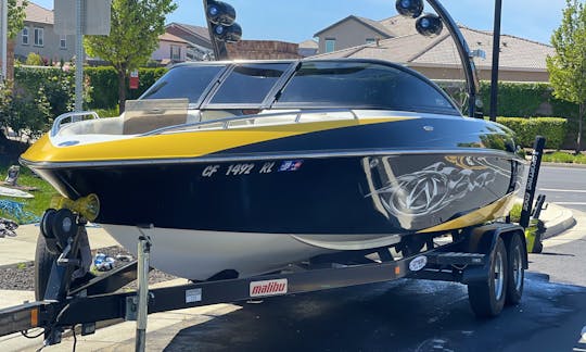 Malibu Wakesetter 23' Boat for Charter in Discovery Bay