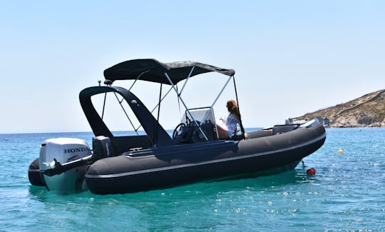 Reserve o Orizon RIB em Ornos, Mykonos! Alugue com ou sem um capitão!