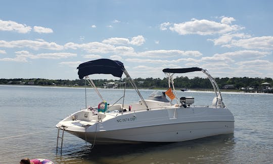 Barco de cubierta Cobia 256 en Carolina Beach