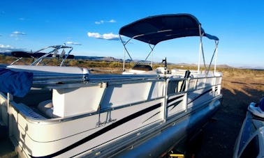 Slow Cruisin' Party Barge - 24' Sun Tracker Pontoon Rental in Peoria, Arizona