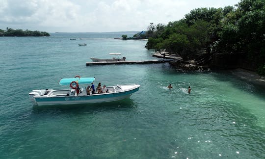 32' Eduardoño Center Console in Cartagena, Colombia