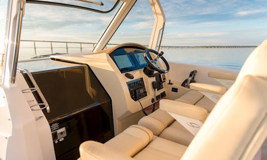 35' Regal Luxury Day Yacht Rental in St. Cloud, Florida