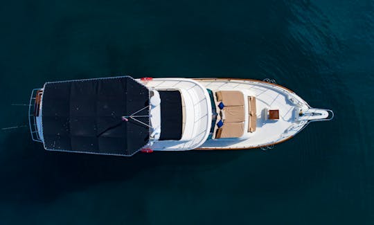 Hatteras Luxury 58' Yacht in Nuevo Vallarta