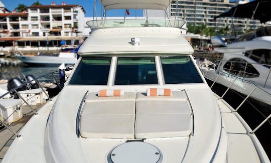 Beautiful Maxum 46 in Puerto Vallarta