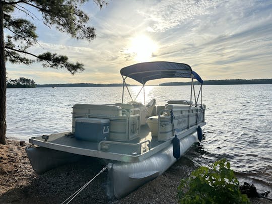 ¡Amplio pontón Godfrey AquaPatio de 24 pies en el lago Murray!