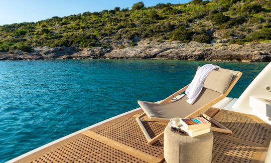 San Lorenzo 82ft Incredible Mega Yacht Luxury Experience in Greece