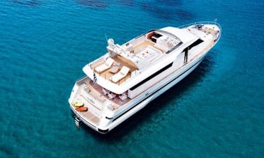 San Lorenzo 82ft Incredible Mega Yacht Luxury Experience in Greece