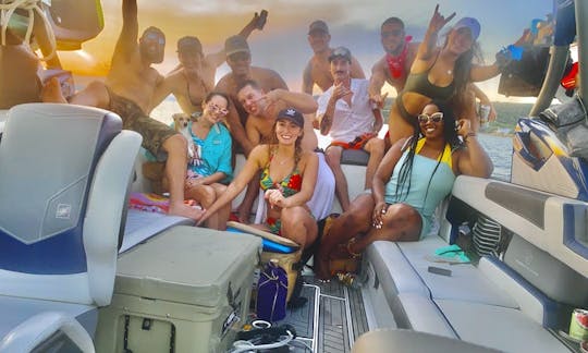 Experiência em Lake Travis Party Cove com Malibu LSV Bowrider de 25 pés