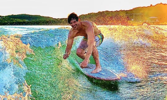 Experiência em Lake Travis Party Cove com Malibu LSV Bowrider de 25 pés