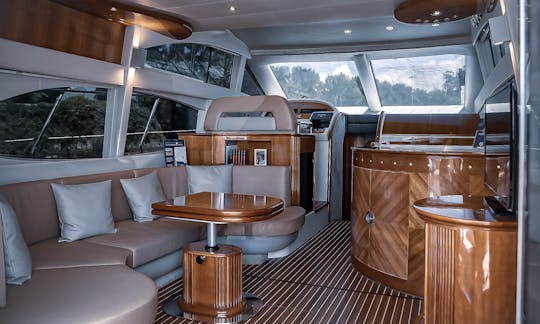 YACHT AZIMUT 50 Flybridge in Porto