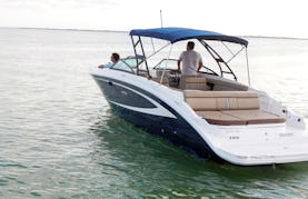 Sea Ray SDX 270 Cruise Deck Boat Rental in Cancún, Quintana Roo