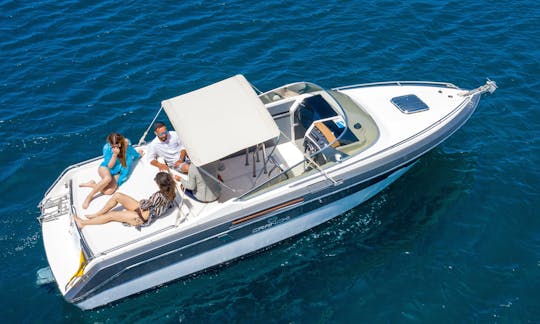 Rent a 2000 Clipper Bowrider in Campania, Italy for 6 person