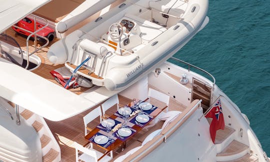Méga-yacht de luxe Princess 21M (72 pieds) à louer à Mykonos