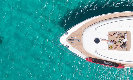 Méga-yacht de luxe Princess 21M (72 pieds) à louer à Mykonos