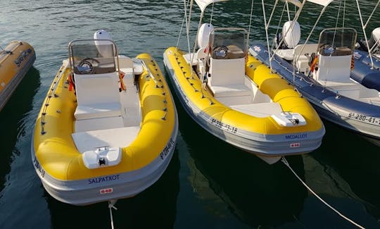 Barco inflável Gommo 500 em Estartit (Costa Brava) Alugue com ou sem licença!