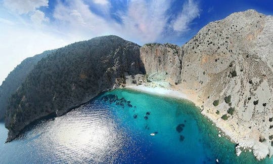 Sea Ray 450 Sundancer Motor Yacht in Faliraki, Greece