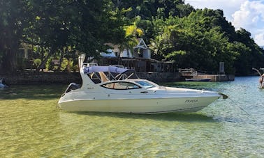 Aluguel de lancha Real Mangueseco de 26 pés em Angra dos Reis, Brasil