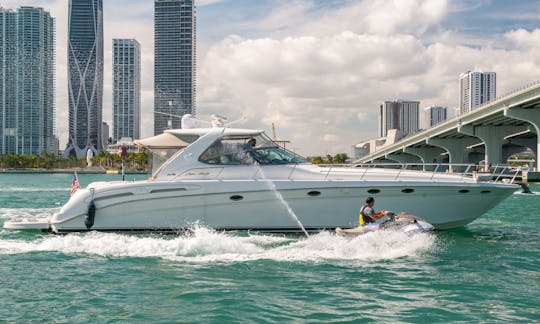 54' Sea Ray Sundancer Luxury Motor Yacht in Miami