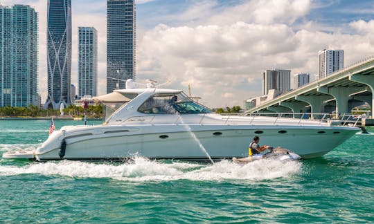 54' Sea Ray Sundancer Luxury Motor Yacht in Miami