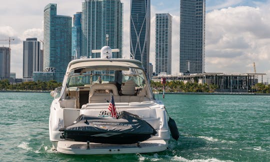 54' Sea Ray Sundancer Luxury Motor Yacht in Miami