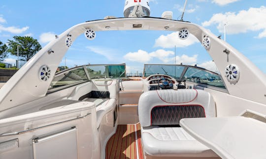 Chicago summer in style - 33' Monterey 302 for Charter on Lake Michigan!