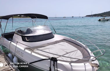 Ideal boat for family with children! Prince 625 Center Console for 7 people in Trogir