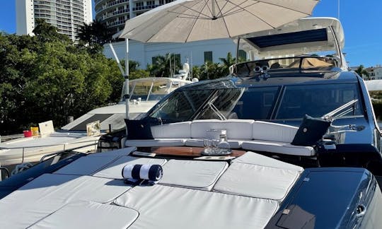 The Cabana - Yacht à moteur Sunseeker de luxe de 86 pieds dans le sud de la Floride