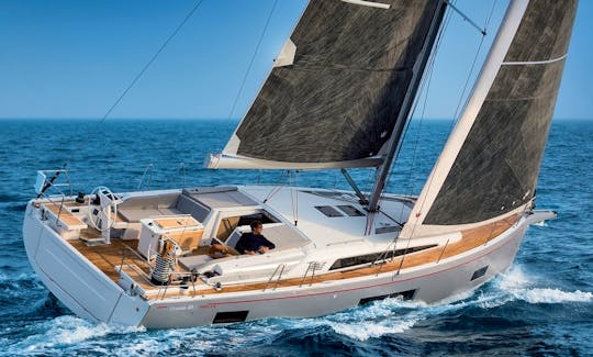 Private Day Cruise or 6-Hour Sunset Cruise in Santorini on Oceanis 46 Sailboat