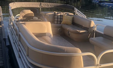 Sun Tracker Deluxe 20 Party Barge in Coeur d'Alene