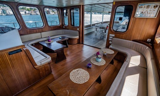 Aluguel de barcos a motor personalizados em 2011 em Istambul